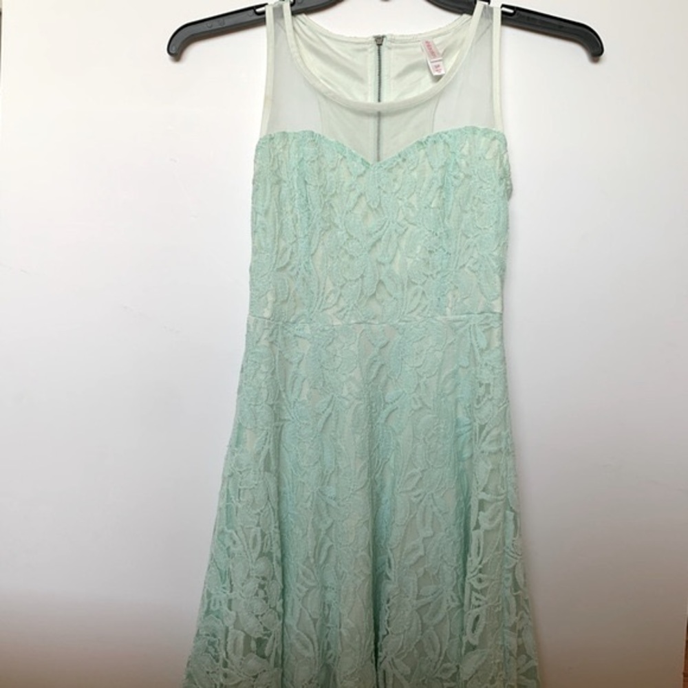 • Mint Lace dress •